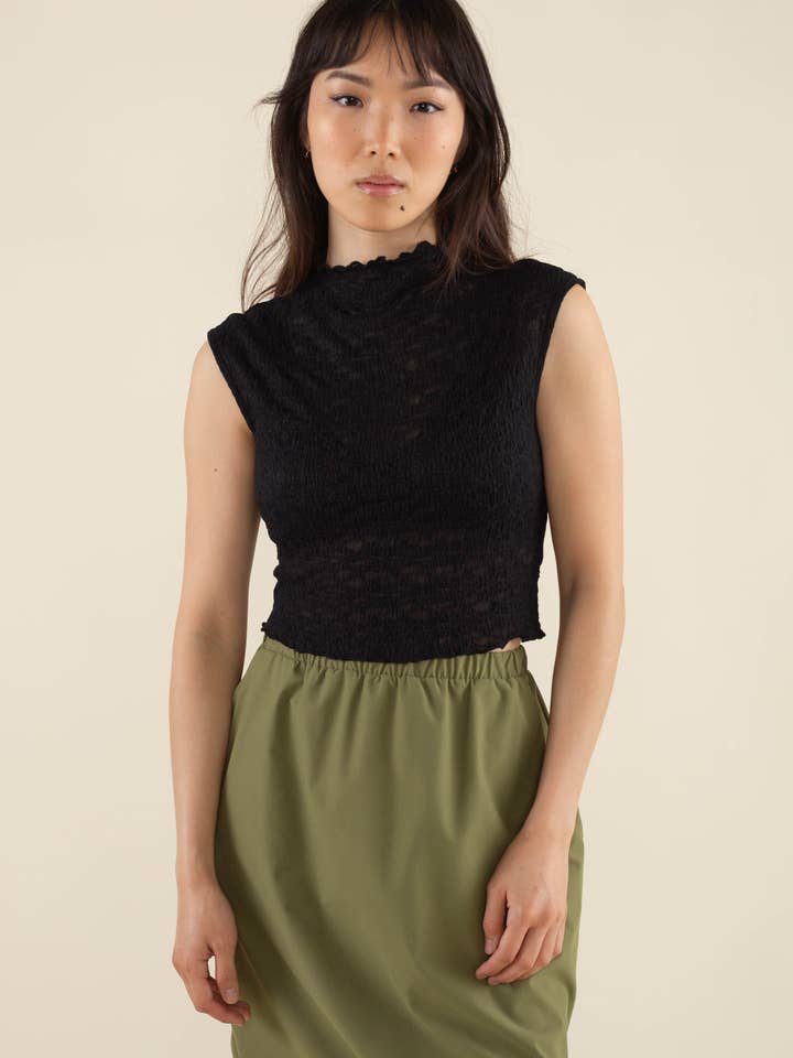 NLT – wholesale Blus - Dam – Lara Floral Mock Neck Jacquard Mesh Tank4