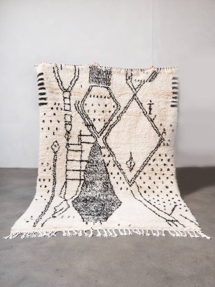 Tapis berbère marocain noir et blanc, tapis shaggy, grand tapis de sol pour la vente par BerberNest