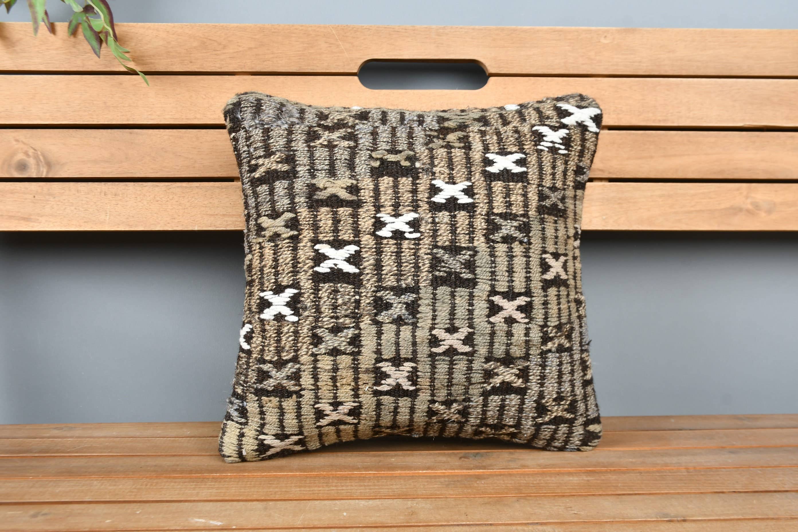 The Loom Wholesale - Wholesale Throw pillow cover - Vintage Tribal Cushion, Beige X-Pattern Pillow, 40x40-218495