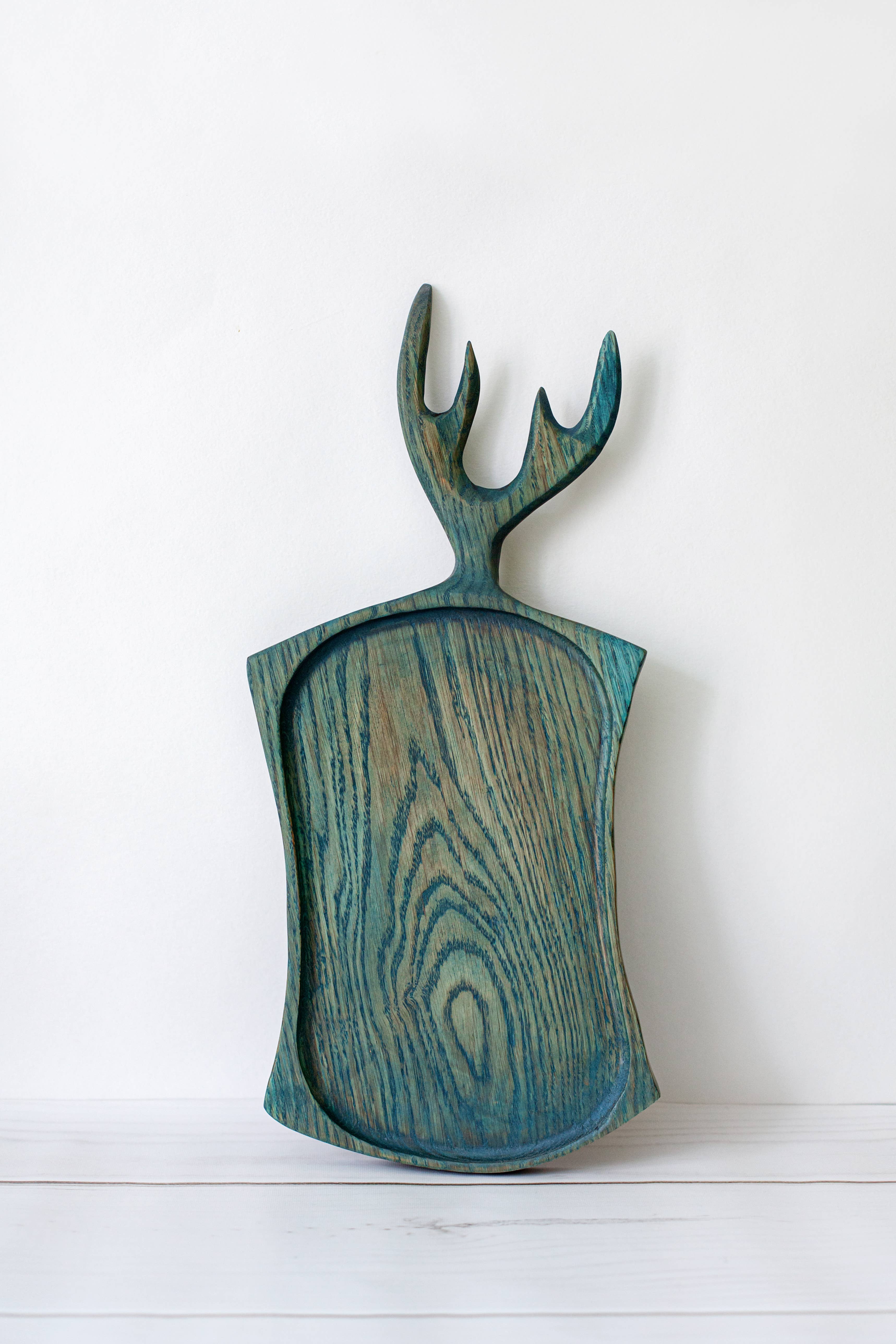 Farnoe - Wholesale Flatware Serving Piece - Oak “horned” serving/chopping board with a deepening4