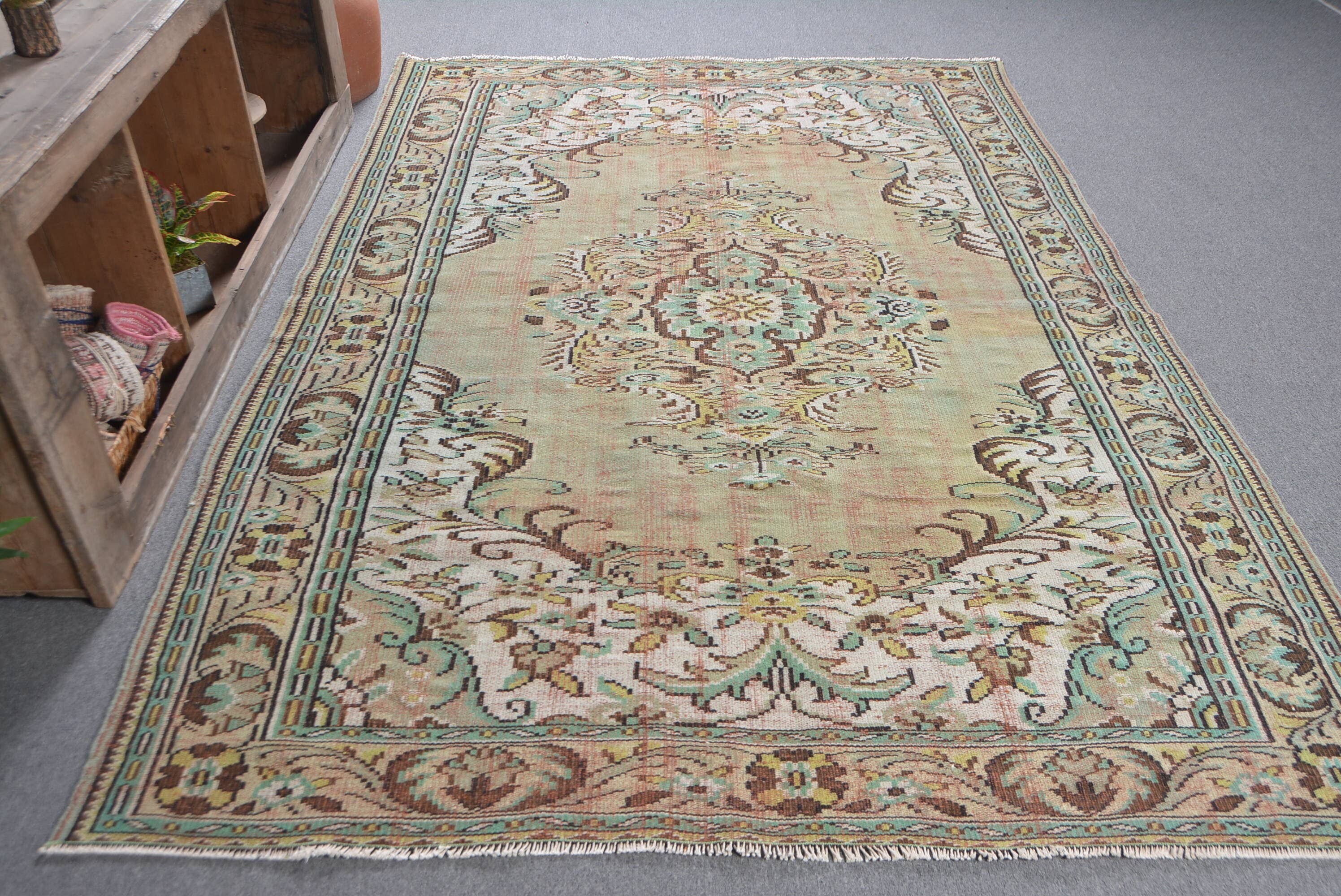 The Loom Wholesale - Wholesale Stair Runner - Handmade Green Wool Rug with Classic Traditional Design2