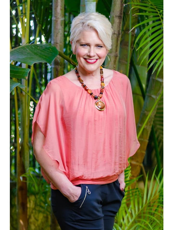 TINA Stephens Italy/Tees By Tina – Engroshandel Bluse - Dame – Aurora Flutter Fly Sleeve Silke Top m/Band Bund (BSS202)38