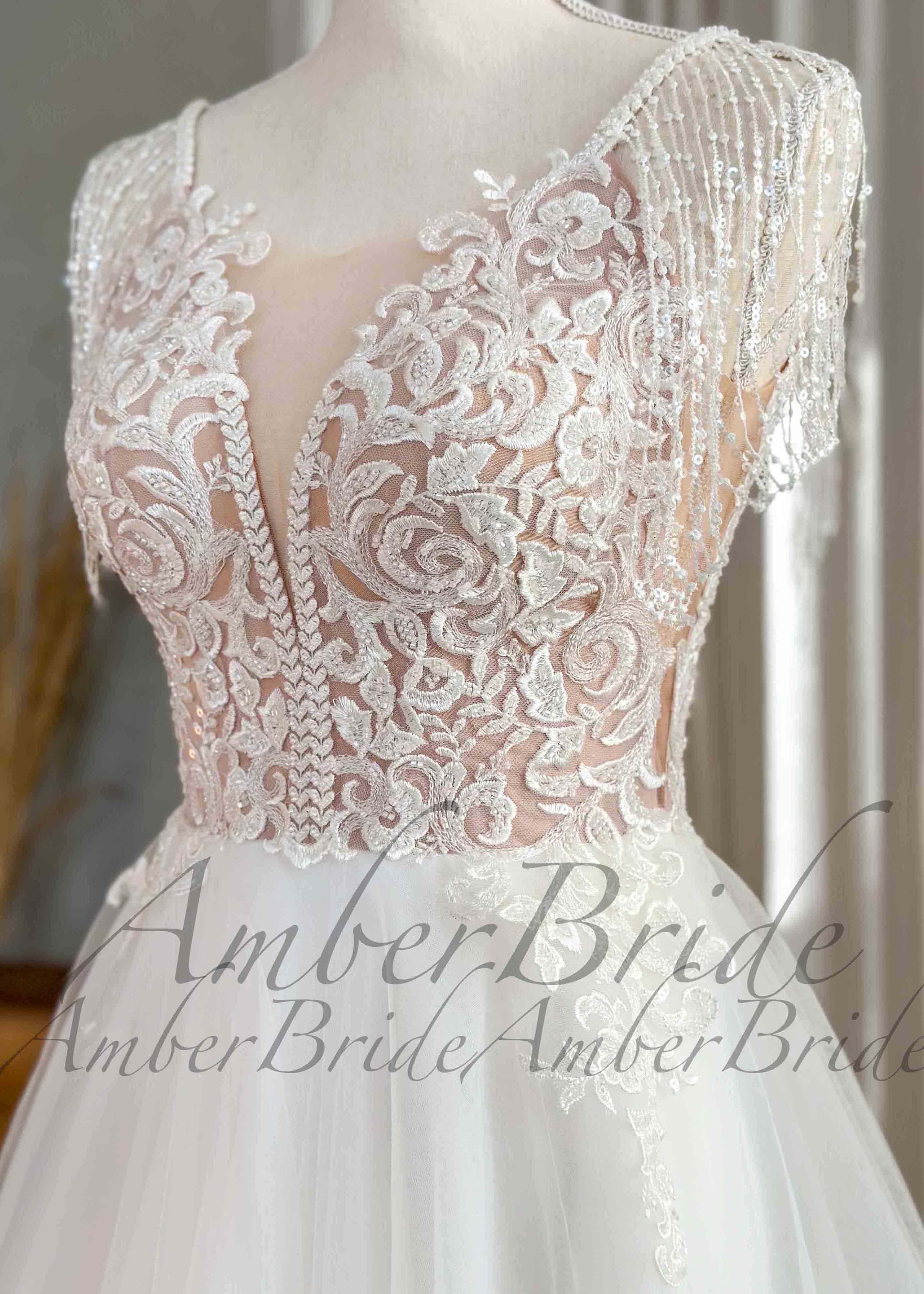 Amber Commerce Group, MB - Vente Robe de soirée – femme - Robe de mariée bohème ligne A avec appliques florales et bretelles à pampilles4