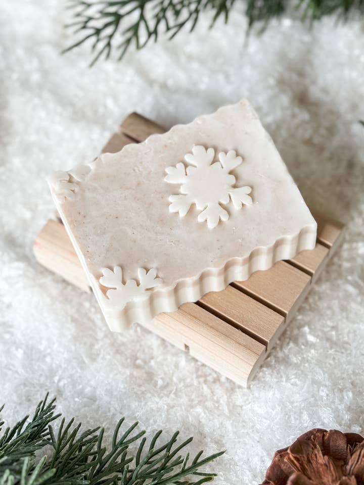 Snowy Lodge Soap | Amber, Vanilla & Cedar for wholesale by Aspen Essence