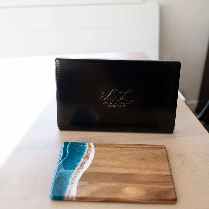 Lynn & Liana Designs - Vendita all'ingrosso Taglieri per formaggio - Tagliere per formaggi e salumi in legno di acacia con resina - No dazi!21