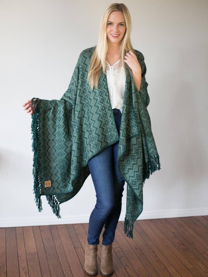 Biarritz - Poncho corto para venta al por mayor de Asher Market