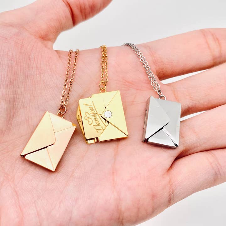 Mio Queena - Wholesale Pendant/Charm Necklace - "I Love You" Stainless Steel Openable Envelope Necklace- FGS