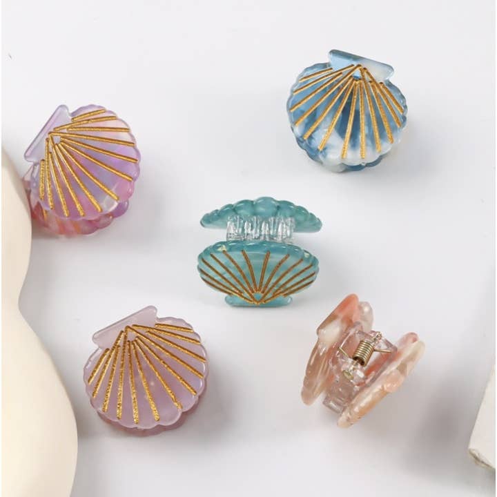 Assorted Mini Clamshell Hair Claws (DAOKA) for wholesale on Faire2