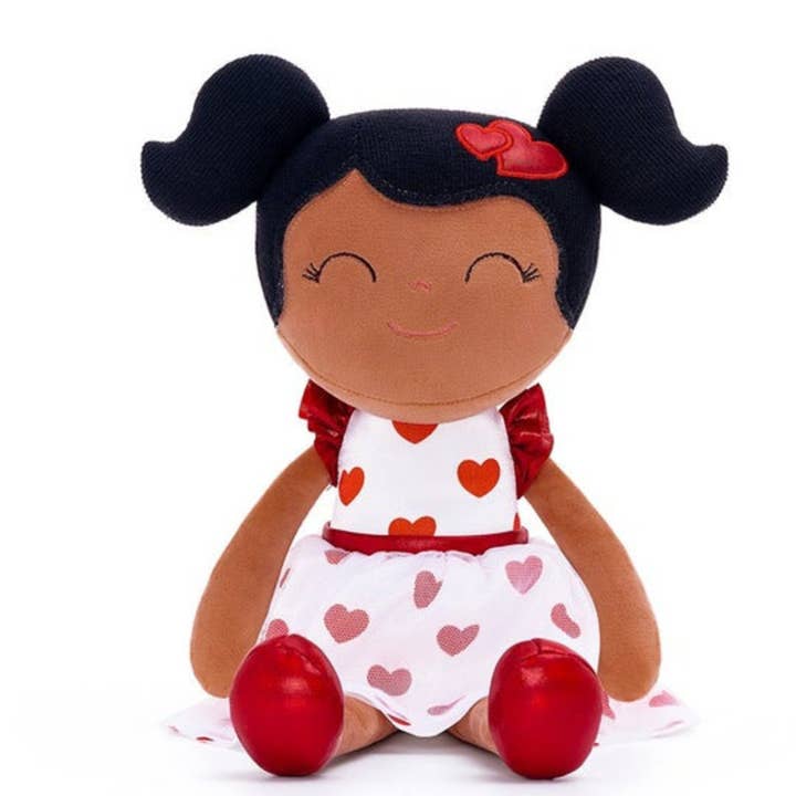 Poupée en peluche afro-américaine Valentine avec cheveux noirs pour la vente par Tiny Tots Boutique