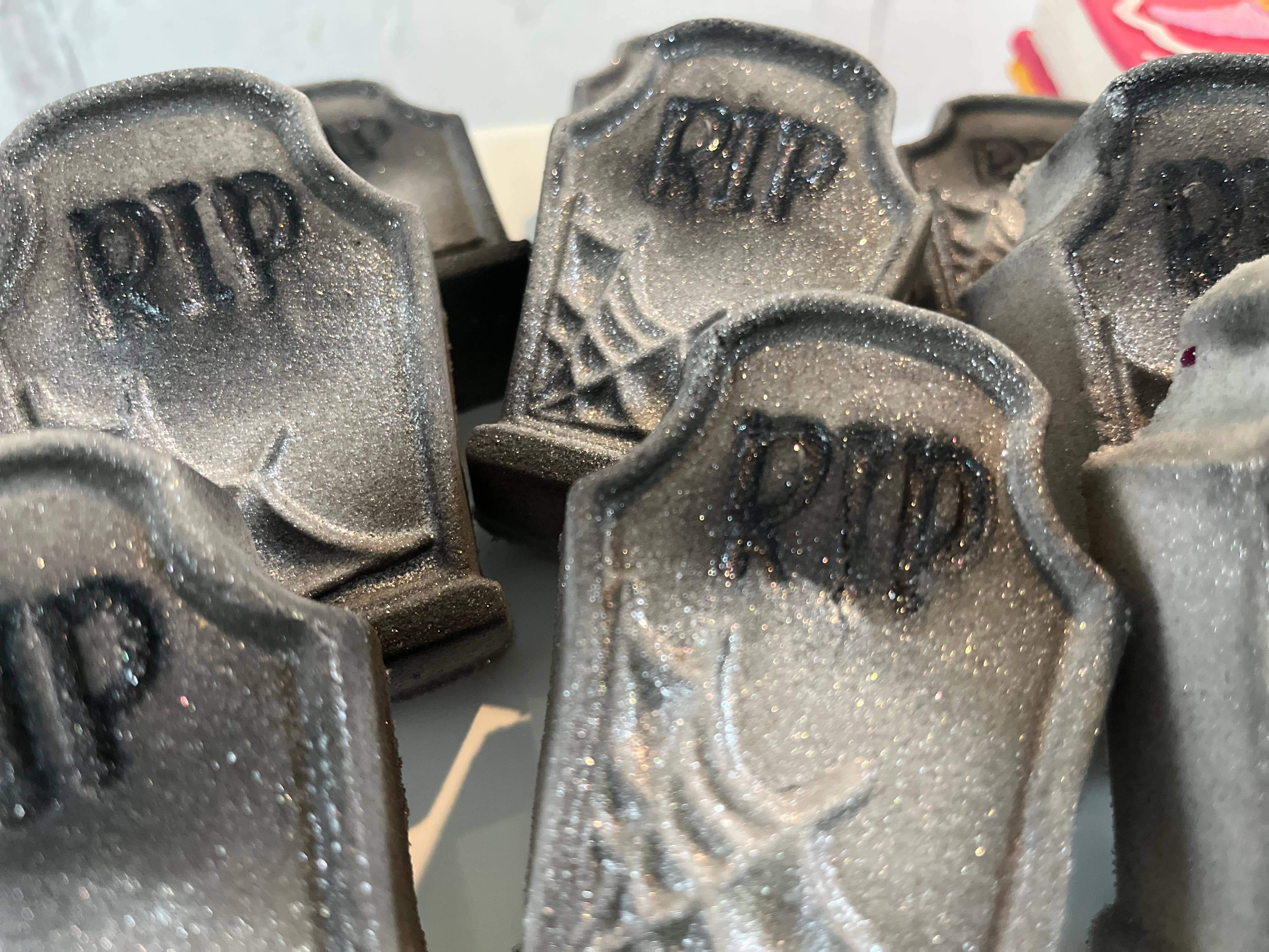 The Burlap Barn Company - Wholesale Bruisbal/schuim - Grafsteen Badbom, Dood Prachtig3