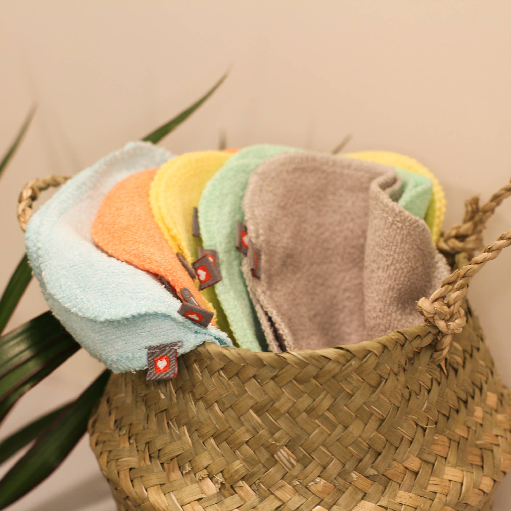 Close - Wholesale Face & Body Wipes - Baby - Close Pop-in Reusable Multi-Purpose Bamboo Baby Wipes & Tote3