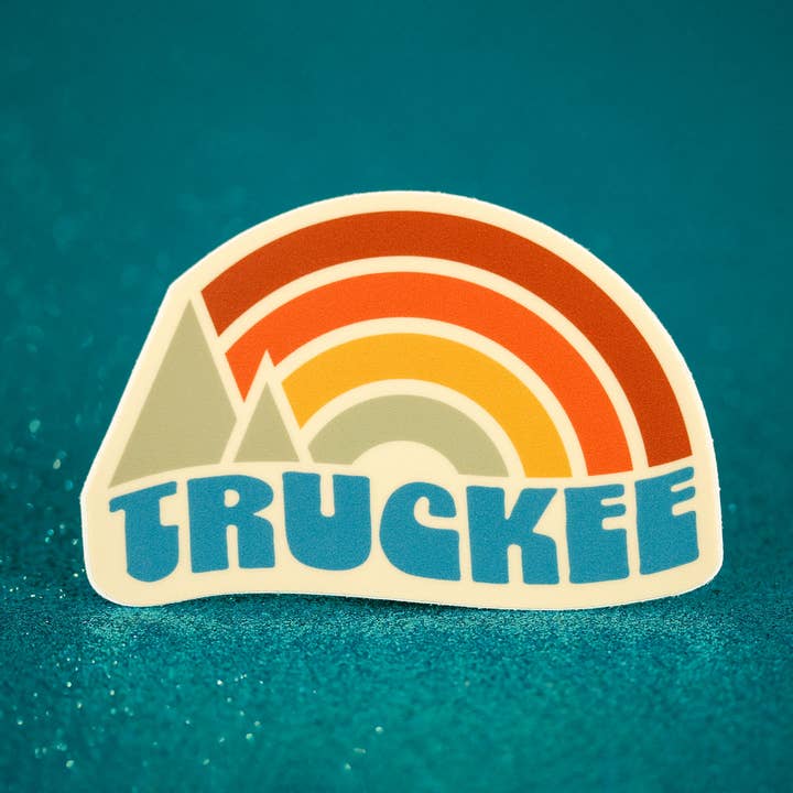 Truckee, California - Adhesivo de vinilo - Rainbow Sunset para venta al por mayor de Little Hiker Bird