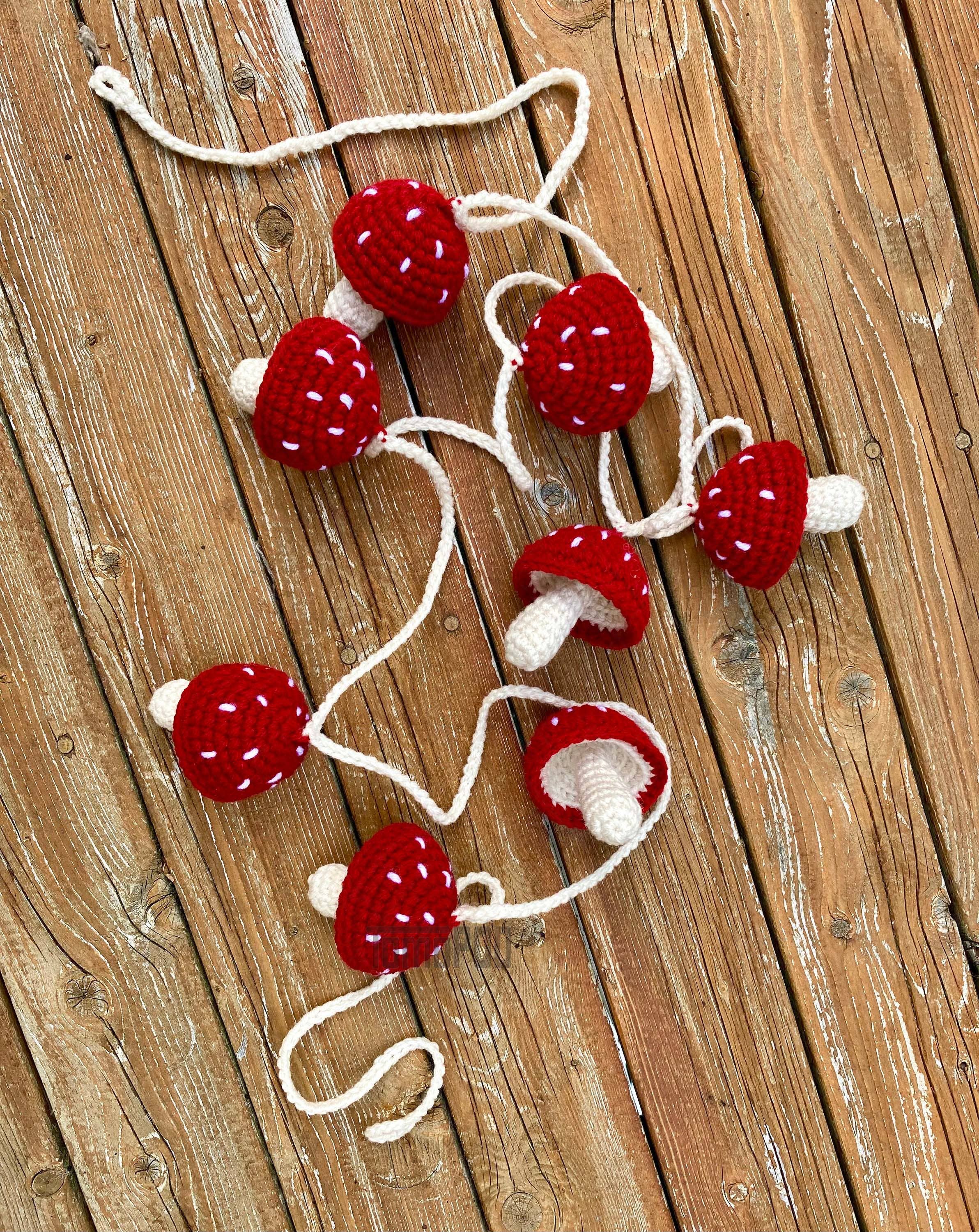 TOMOPOD LLC - Wholesale Bunting/Garland - Crochet Mushroom Garland, Toadstool Garland, Fall Home Decor4