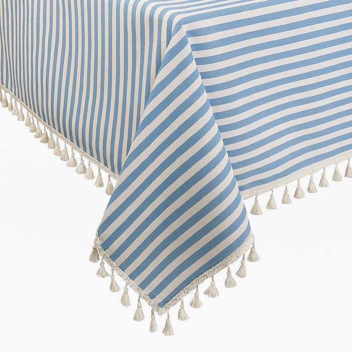 Fennco Styles - Vente Nappes - Nappe en coton mélangé à pompons à rayures simples, bleu français4