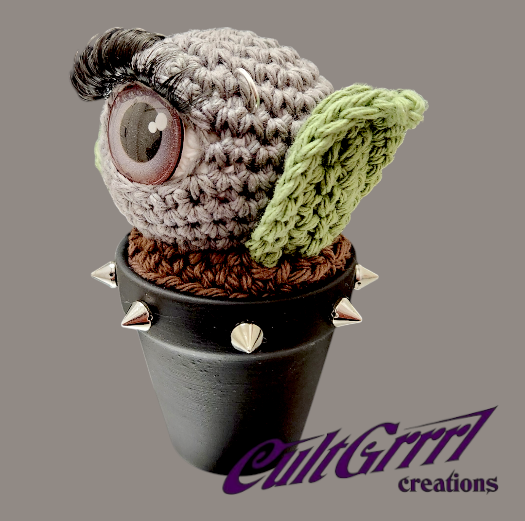 CultGrrrl Creations - Wholesale Decorative tabletop object - Crochet Faux EyePod Plant8
