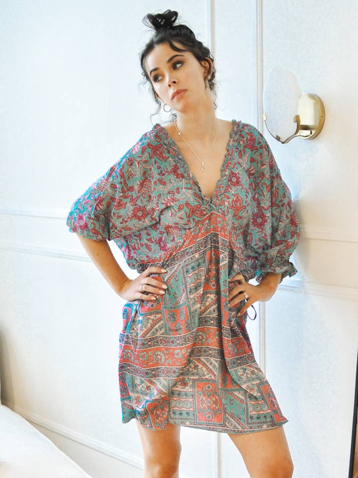 Sassafras V-hals kort kjole - Eco Couture for engroshandel hos Guru