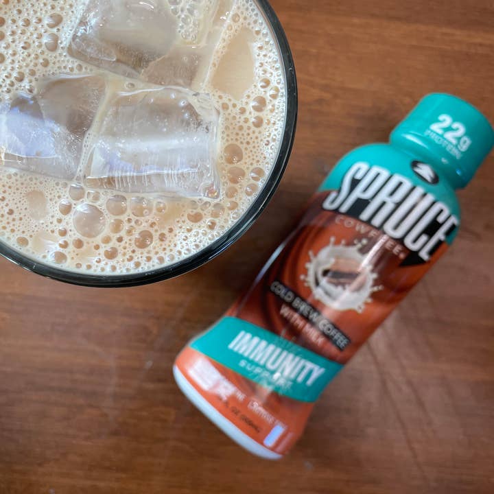 Volledig natuurlijke eiwitrijke, koude brouwkoffie en melk voor wholesale door Spruce Haven Farm