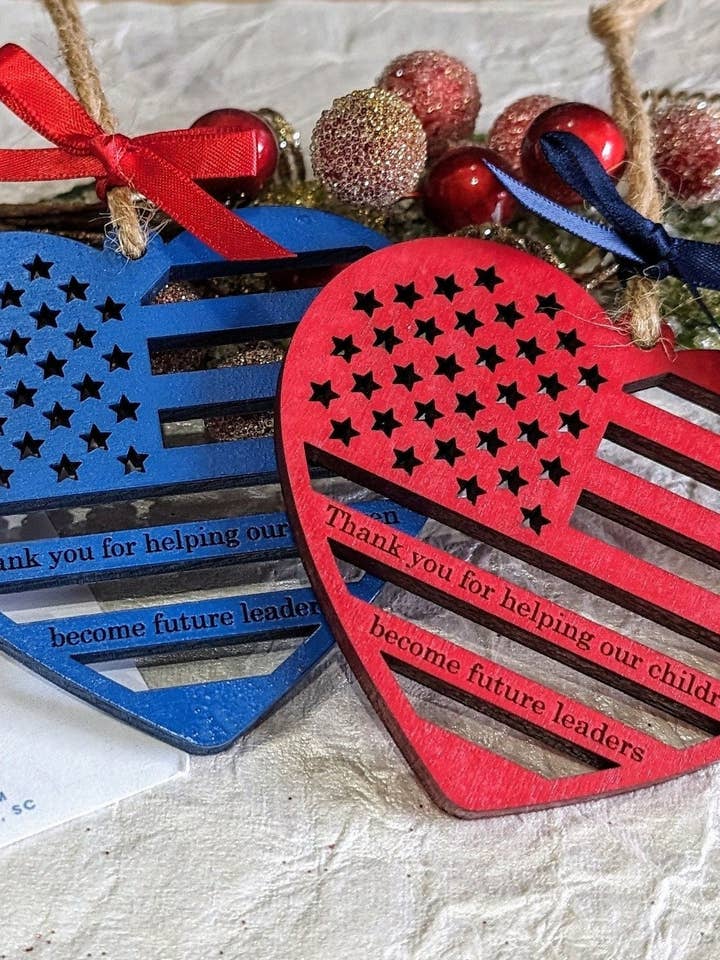 Ornamento patriottico per insegnante per la vendita all'ingrosso da parte di Shelfish Modern