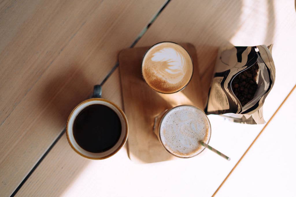 Girls Who Grind Coffee - Vente Café moulu - Grains de café One Eye Open Half Caff, mélange lavé mi-caféiné8