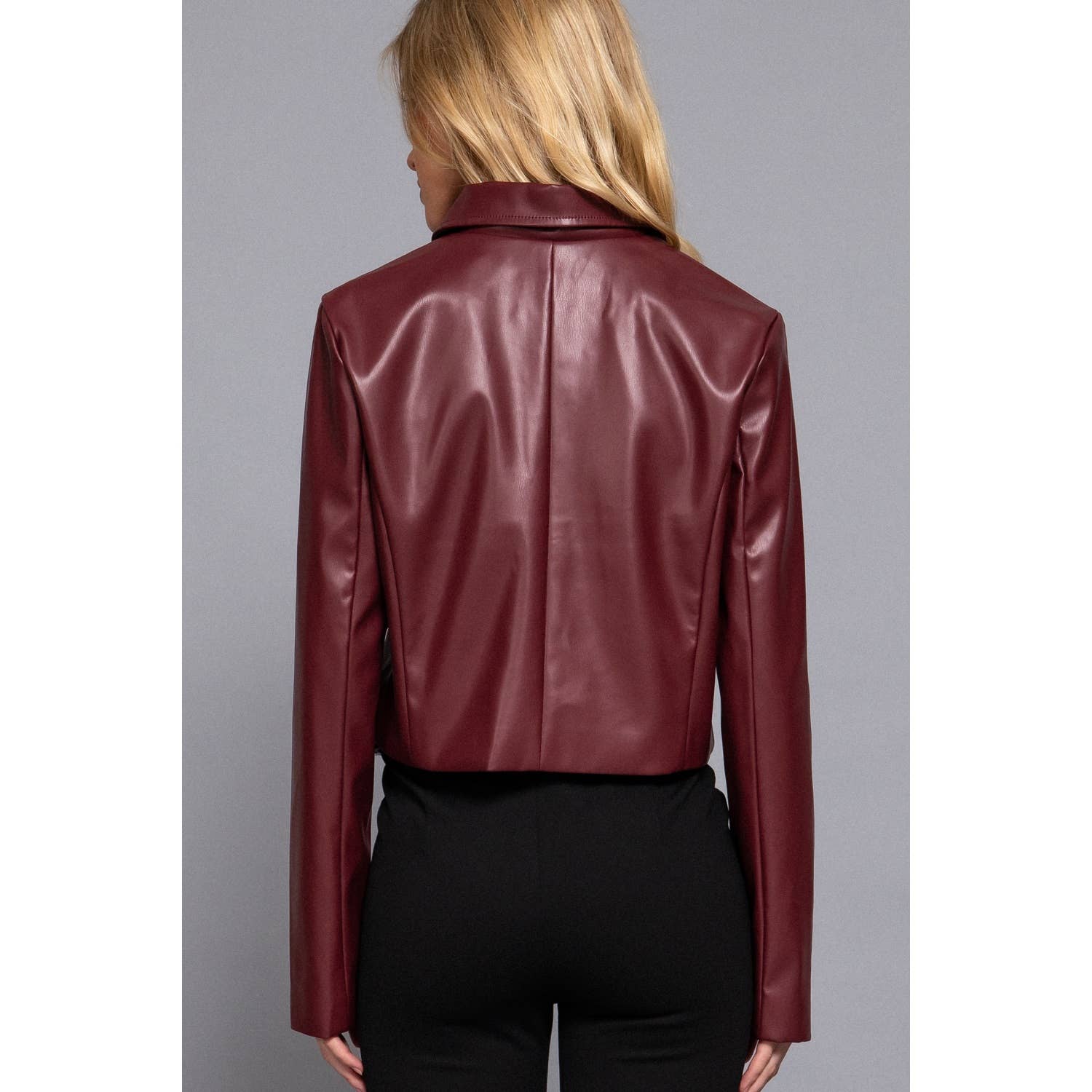 Apolline - Vendita all'ingrosso Giacca in pelle - Donna - GIACCA LUNGA SLV IN ECOPELLE CON COLLETTO A CAMICIA12