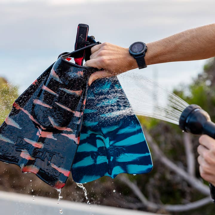 BeachBox - Vente Accessoire de plage - Réservoir de Douche Portable BeachBox - 'Élévation'4