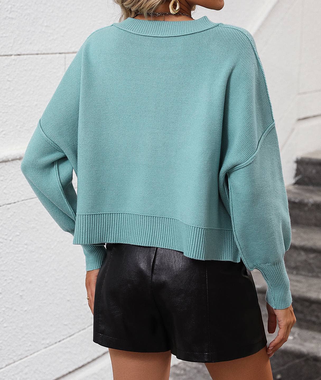 HIDDENBRAND - Wholesale Knit Sweater - Women's - Crewneck Cropped Loose-Fitting Pullover Sweater4