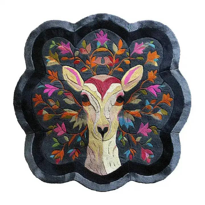 Tapis tufté à la main Deer Paradise pour la vente par Maia Homes