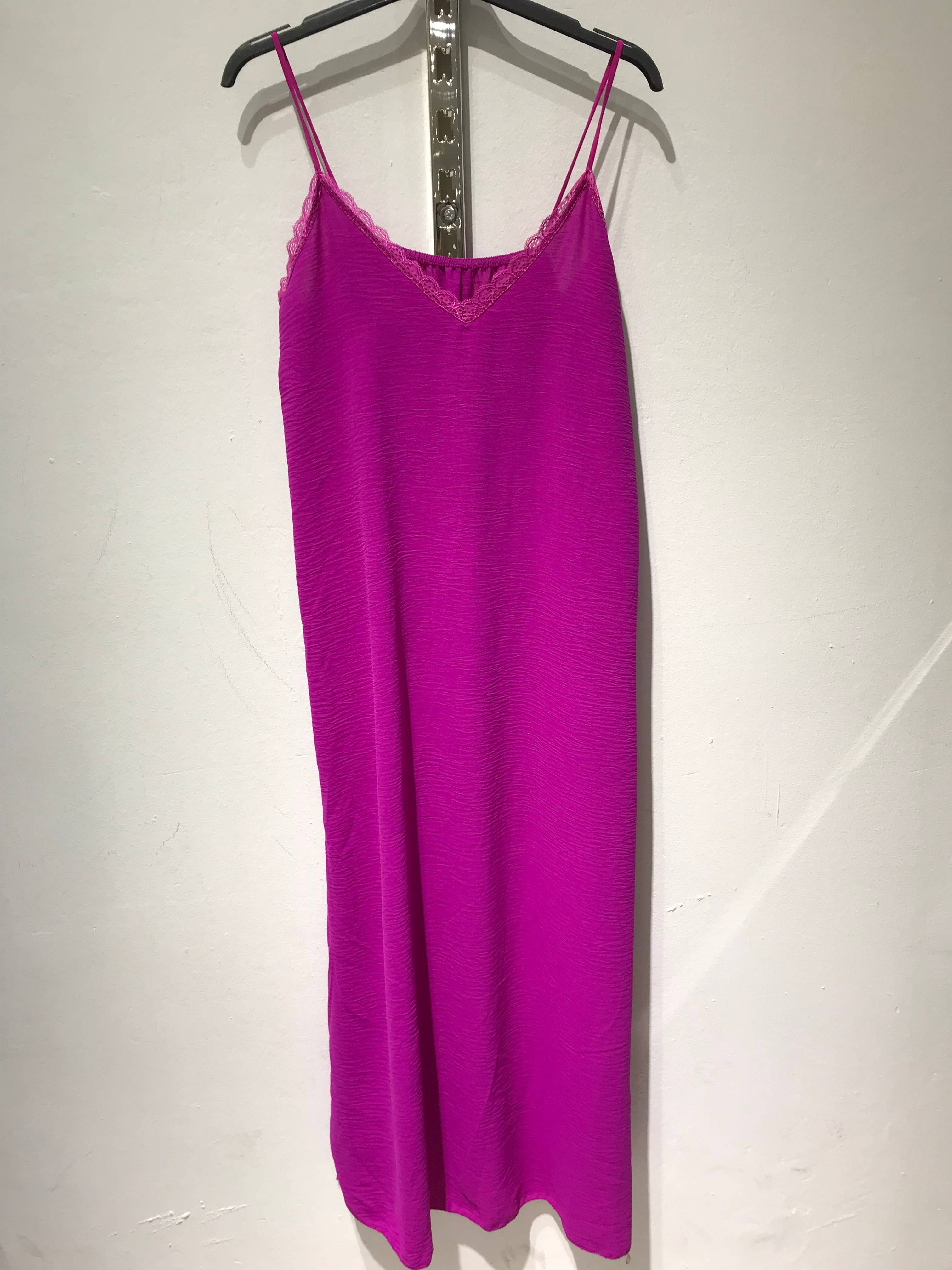 Only Yuan – Engroshandel Kjole - Dame – Only Yuan kjole med blonder, ref 51234