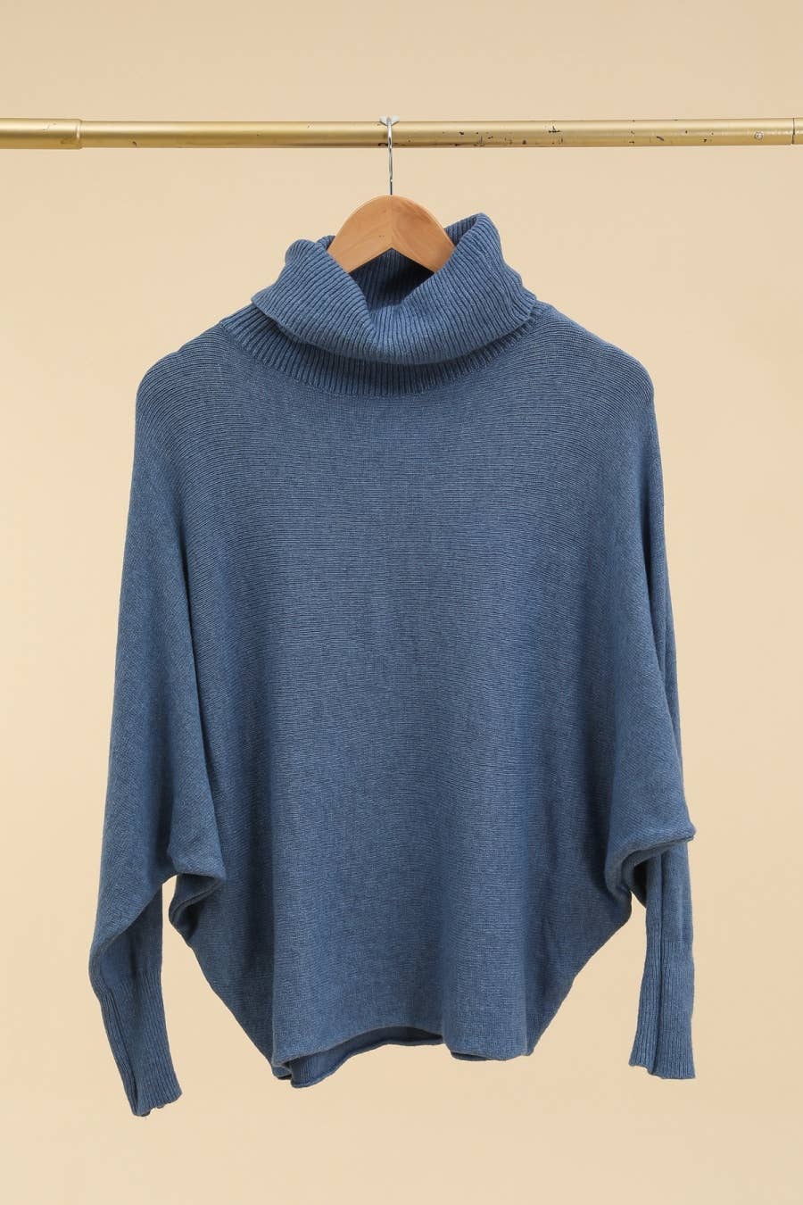 LÉA & LUC - Wholesale Knit Sweater - Women's - Turtleneck sweater REF. 614236