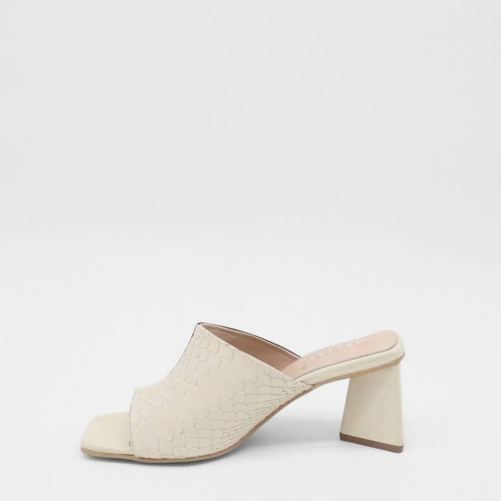 Soulmate mule off white/tan leather sandals womens shoes for wholesale on Faire
