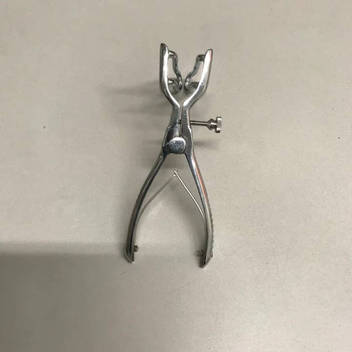 SPÉCULUM RECTAL SIMS pour la vente par NEEDI SCRUBS CORP,