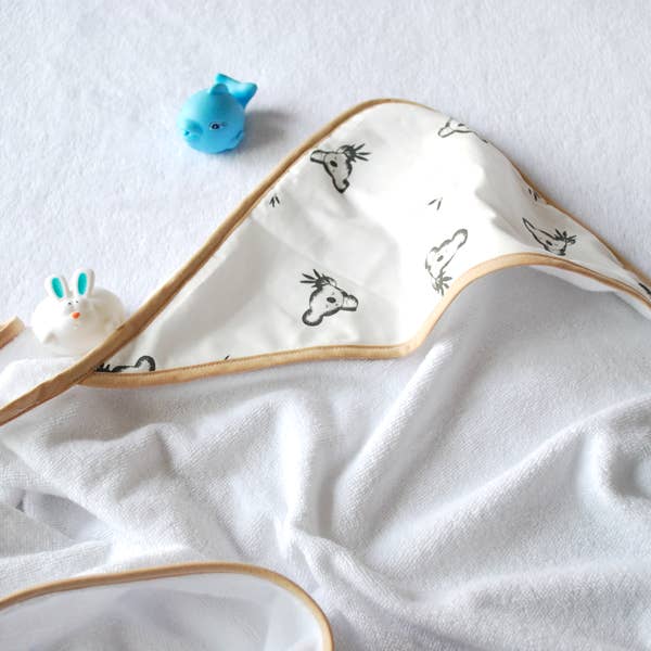 Koalas giant bath cape - 90x90cm for wholesale by Vic & Pic