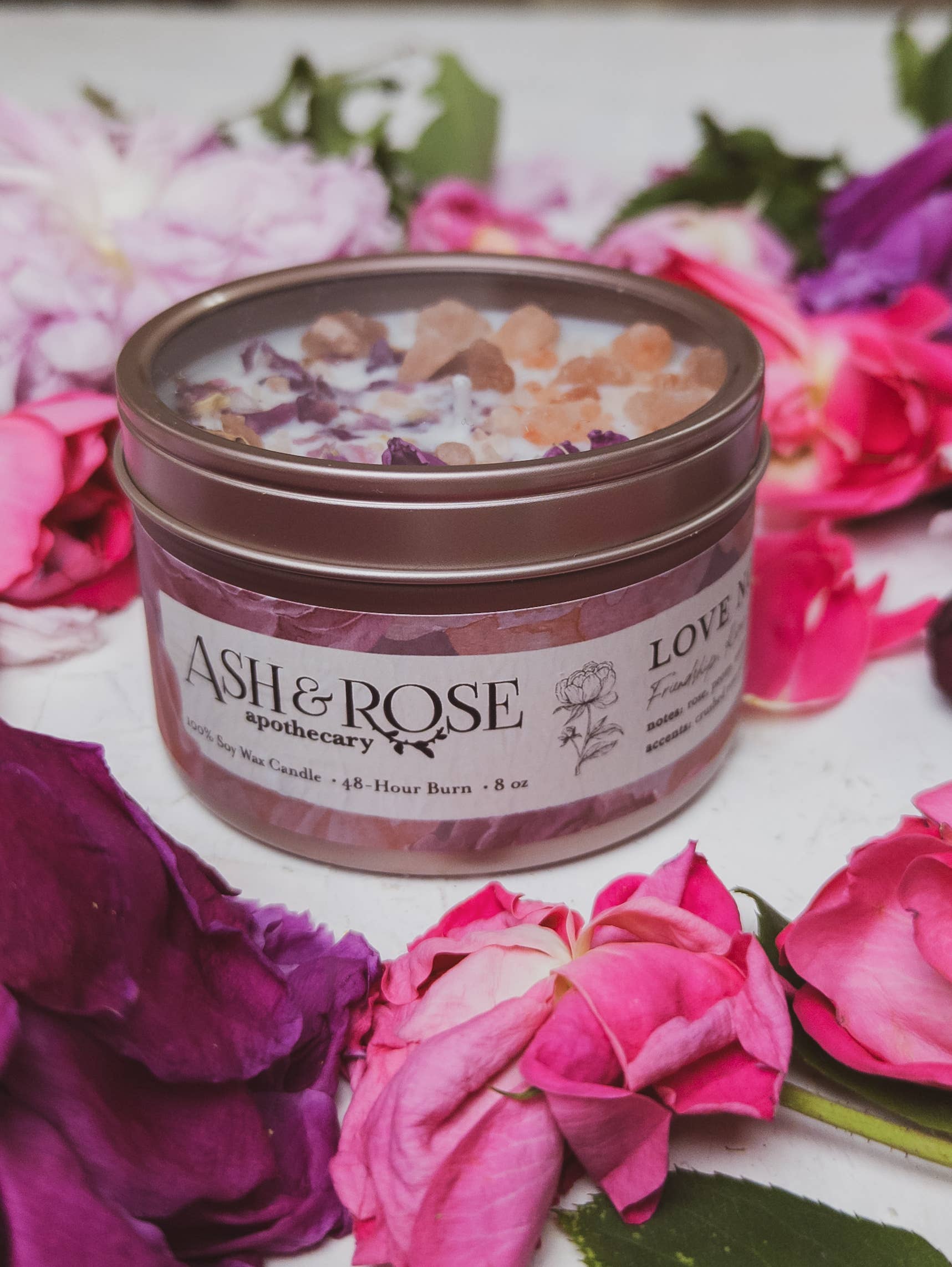 Ash & Rose - Vente Bougie en bocal - Bougie en cire de soja Love Notes aux pétales de rose et sel rose de l'Himalaya10