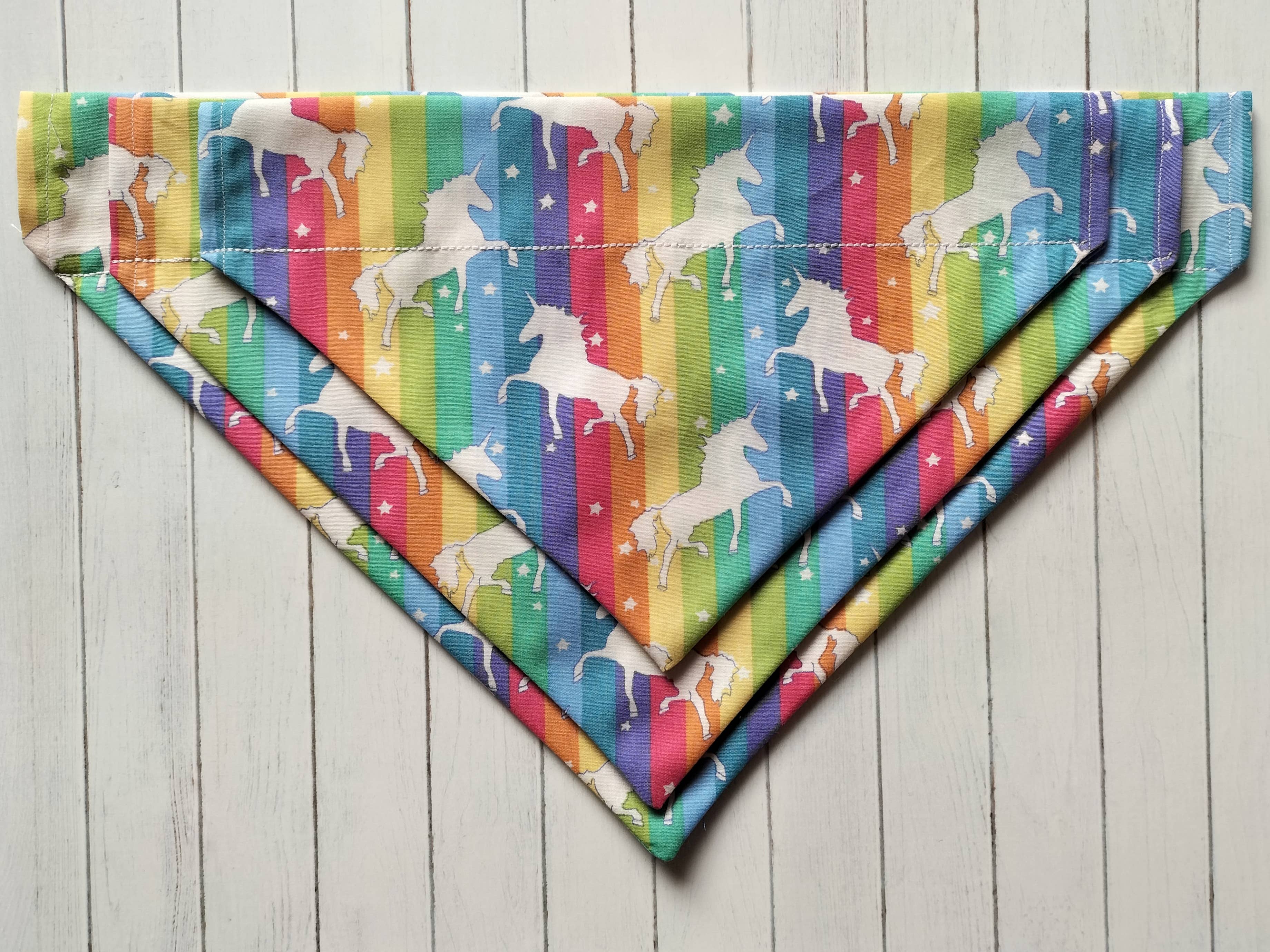 Hannah and me – Engroshandel Bandana - Hund – Rainbow unicorn hund bandana, slip på, tilbehør til kæledyr0
