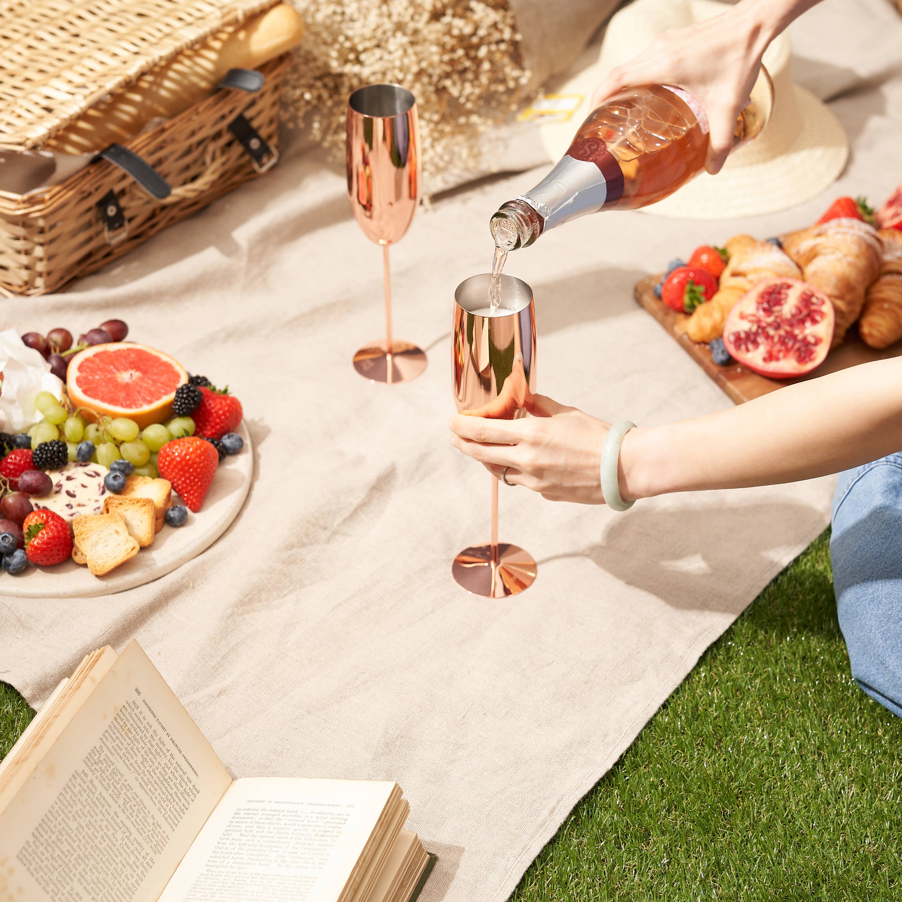 Oak & Steel - Wholesale Champagne Flute - 2 Stainless Steel Rose Gold Champagne Flutes (280ml)6