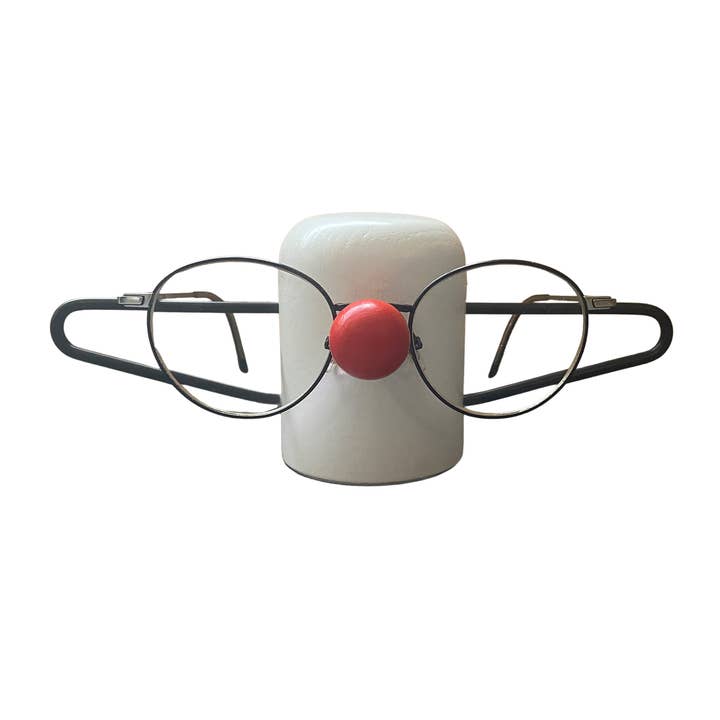 Nosey White/Red for wholesale by dot aaarhus ApS