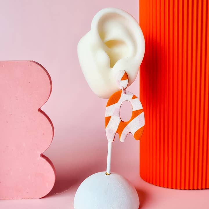 Mono - Vendita all'ingrosso Orecchini pendenti - Orecchini fatti a mano in argilla polimerica a forma organica arancione e rosa.13