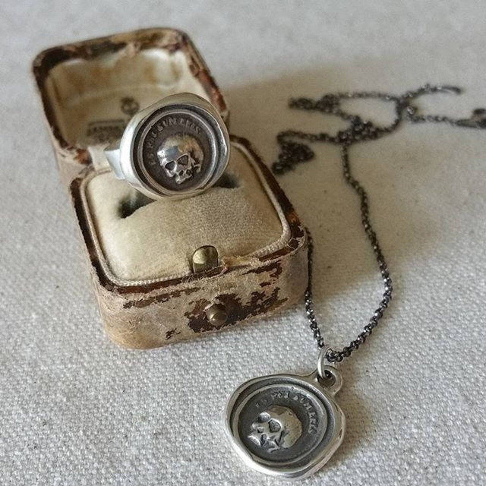 Plum and Posey - Venta al por mayor Anillos grandes/de cóctel - Memento Mori - Anillo de calavera6