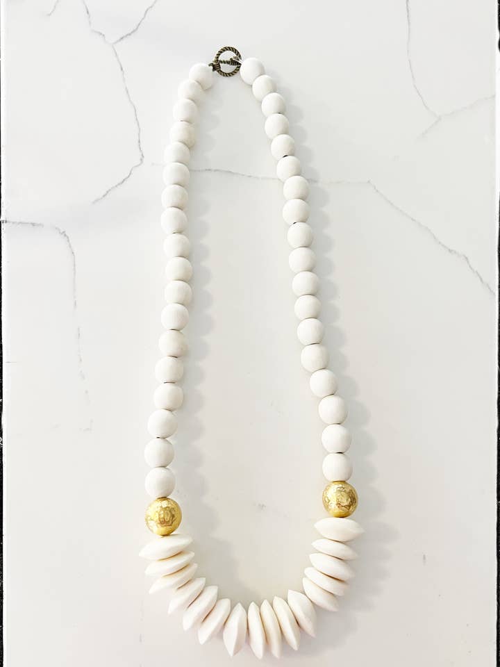 Collar corto de madera blanca y cuentas de hueso africano en capas para venta al por mayor de GentrybyJenna
