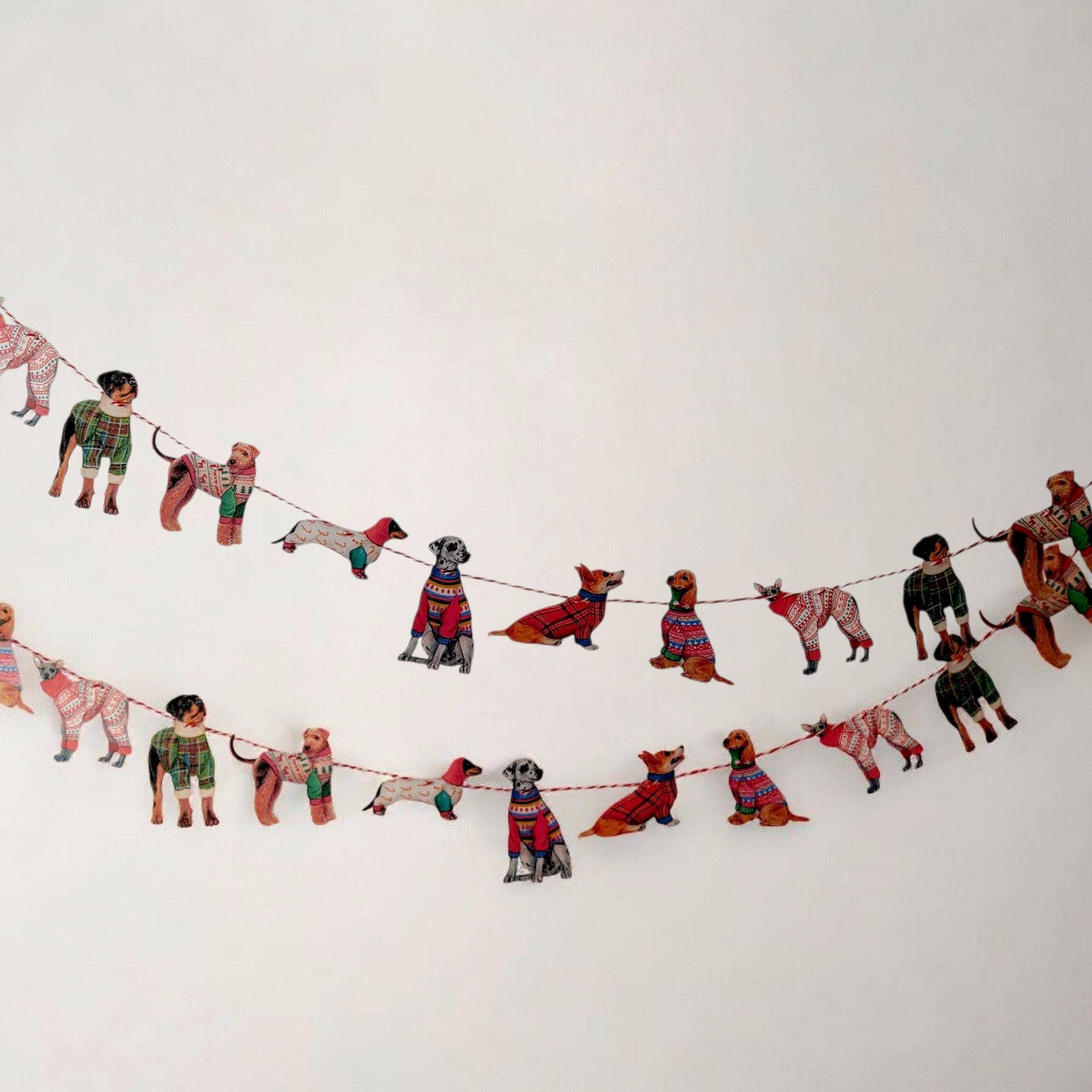 Beth Goodwin Designs - Vendita all'ingrosso Bandierine/Ghirlande - Decorazioni di carta per cani natalizi su spago1