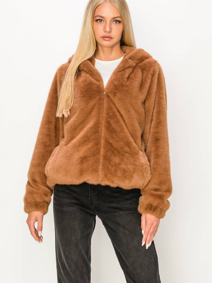 Avra Fuzzy Jacka för wholesale av Red Pin