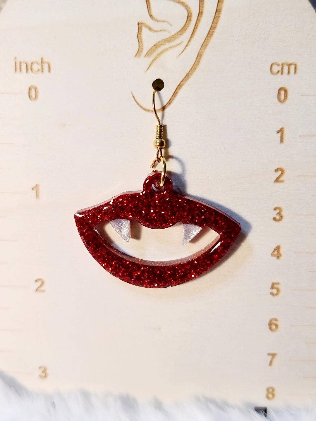 BabyGirl Creations – wholesale Dangle earrings – Halloween Vampire Fang Earrings With Red Lips Resin3