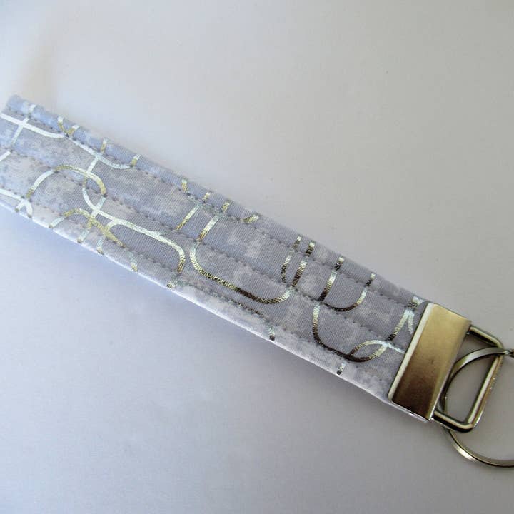 Thread and Purls - Wholesale Keychain – Women's - Key Fob Wristlet, Marble Key Fob, Metallic Wristlet Keychain, Gift for Coworker, Marble Wrist Lanyard, Wrist Lanyard, Gift under 53