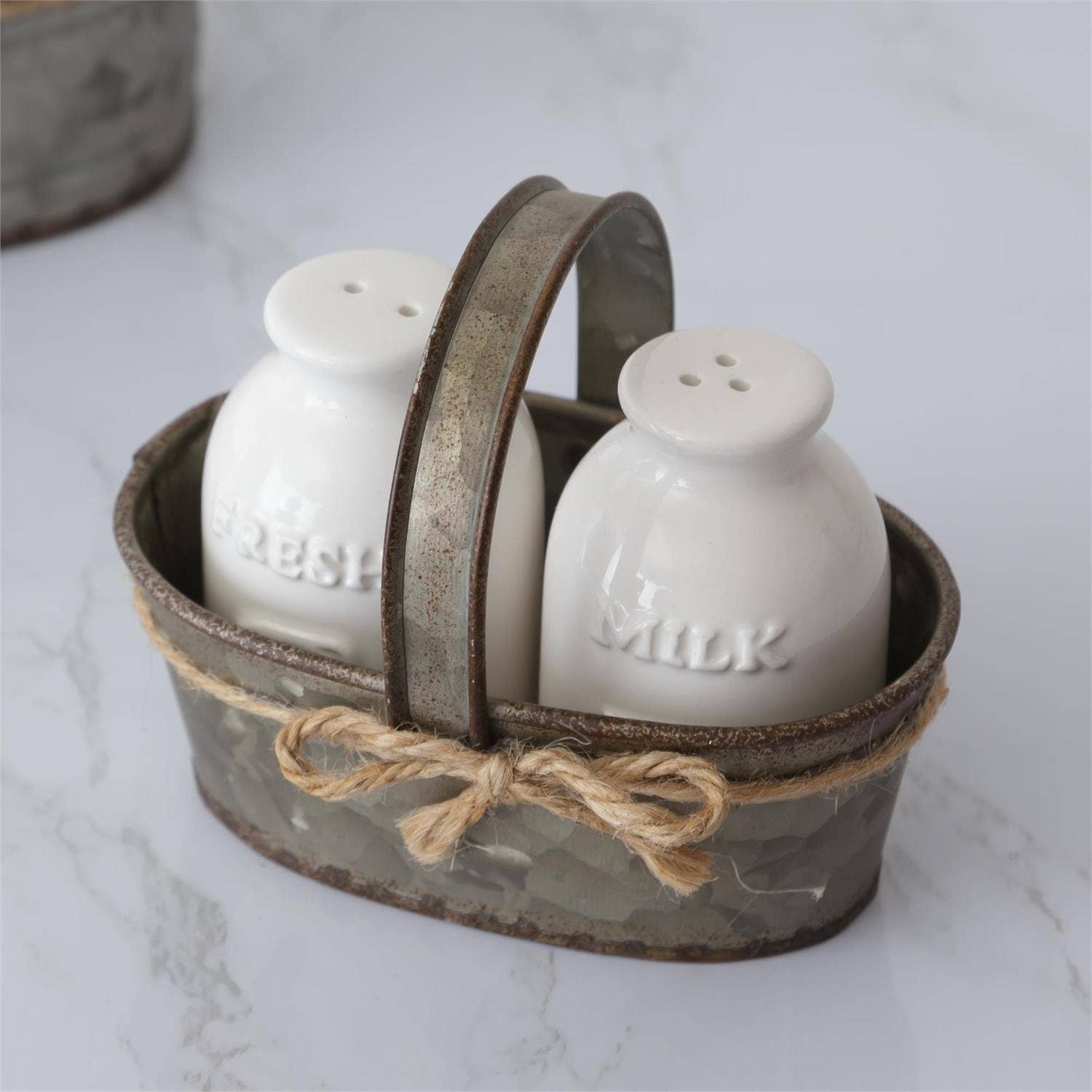 Audrey's Home & Gift – wholesale Salt & pepper shaker set – Milk Bottle Salt and Pepper Shakers (SET)1