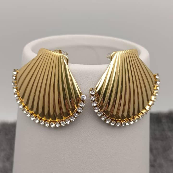 Mio Queena - Wholesale Dangle Earrings - FGS - Inlaid CZ 18K Gold Plated SS Scallop Earrings