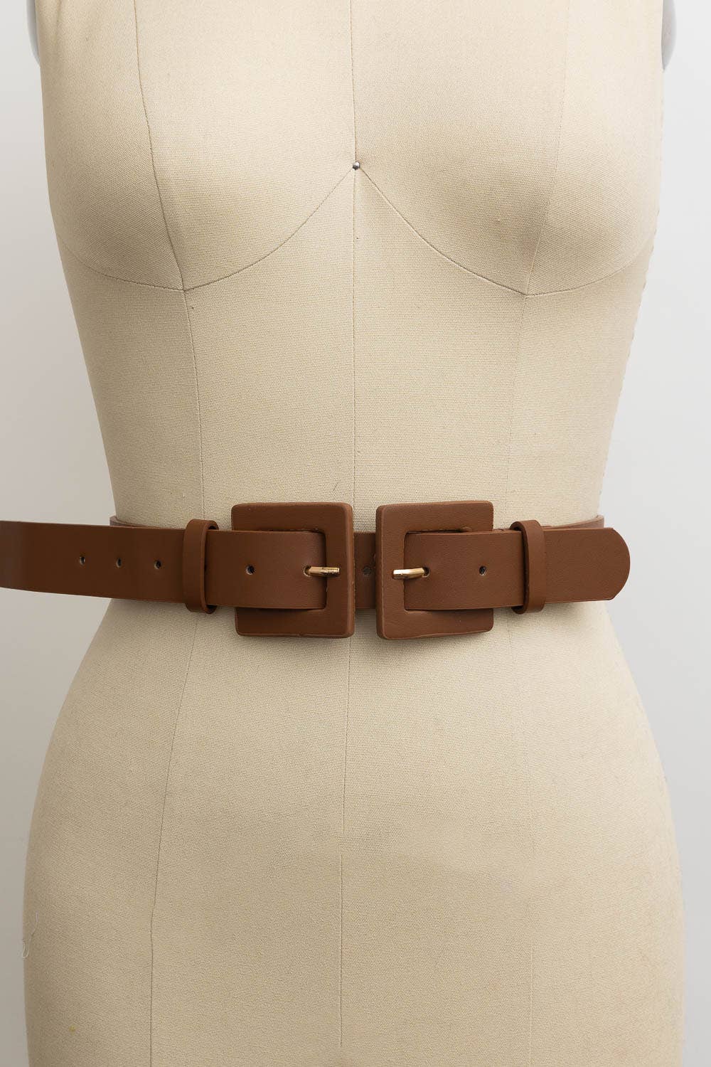 Leto Accessories – Großhandel Gürtel – Damen – Gürtel aus veganem Leder mit Doppelschnalle1