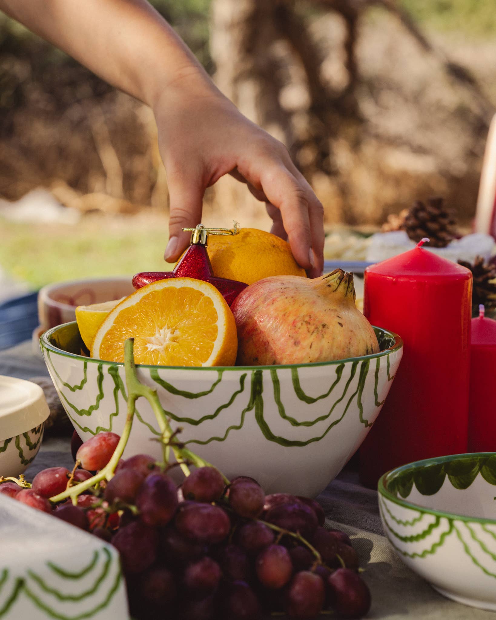 Alfar Tierra Cocida – wholesale Serving bowl – Artisanal Ceramic Serving Bowl – Green & White / ROOTS4