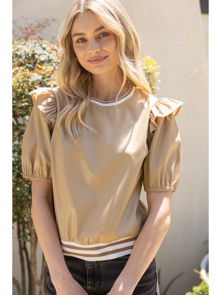 VOY – Engroshandel Bluse - Dame – 34534 Top i imiteret læder med stribet bånd med flæserærmer