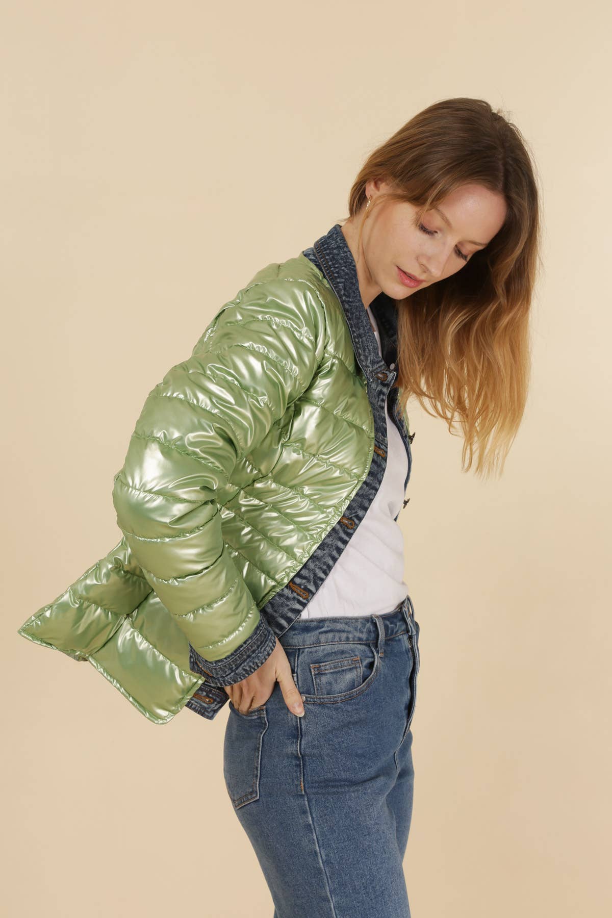 Attrait Paris - Wholesale Pufferjack - Dames - Kenza metalen jeansjack van twee materialen54