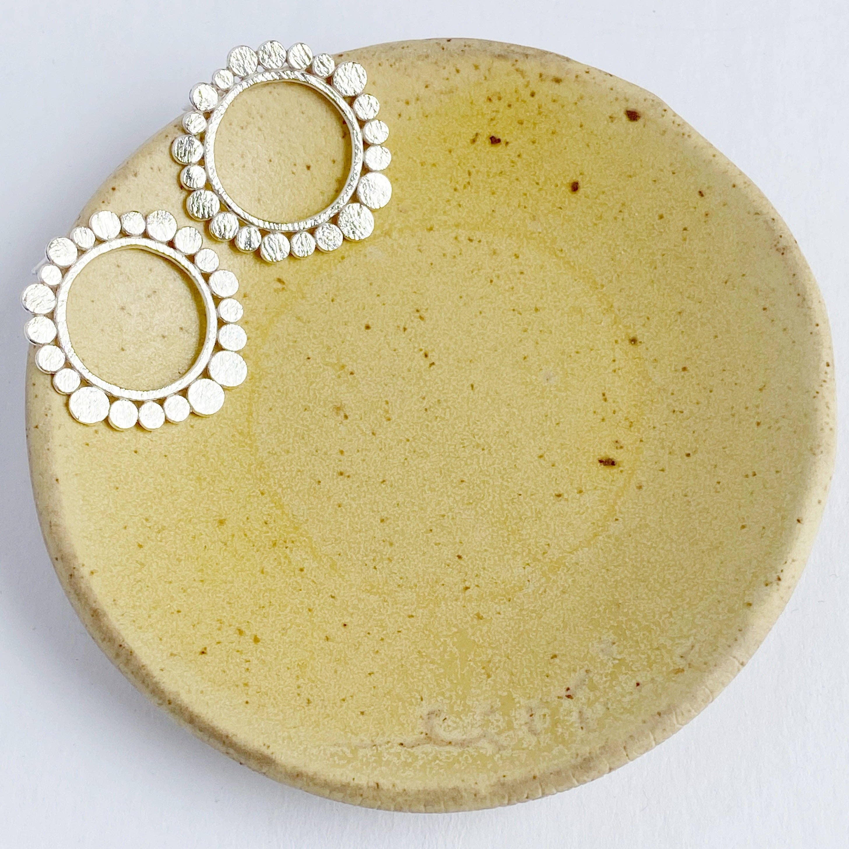 Shepherd’s Run Jewelry - Vendita all'ingrosso Orecchini a bottone - Orecchini Charis4